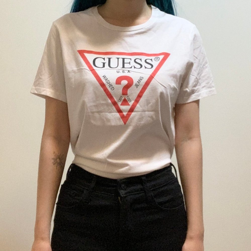 Guess Triangle Question Mark Logo Graphic T-Shirt Shirt Short Sleeve White Red
